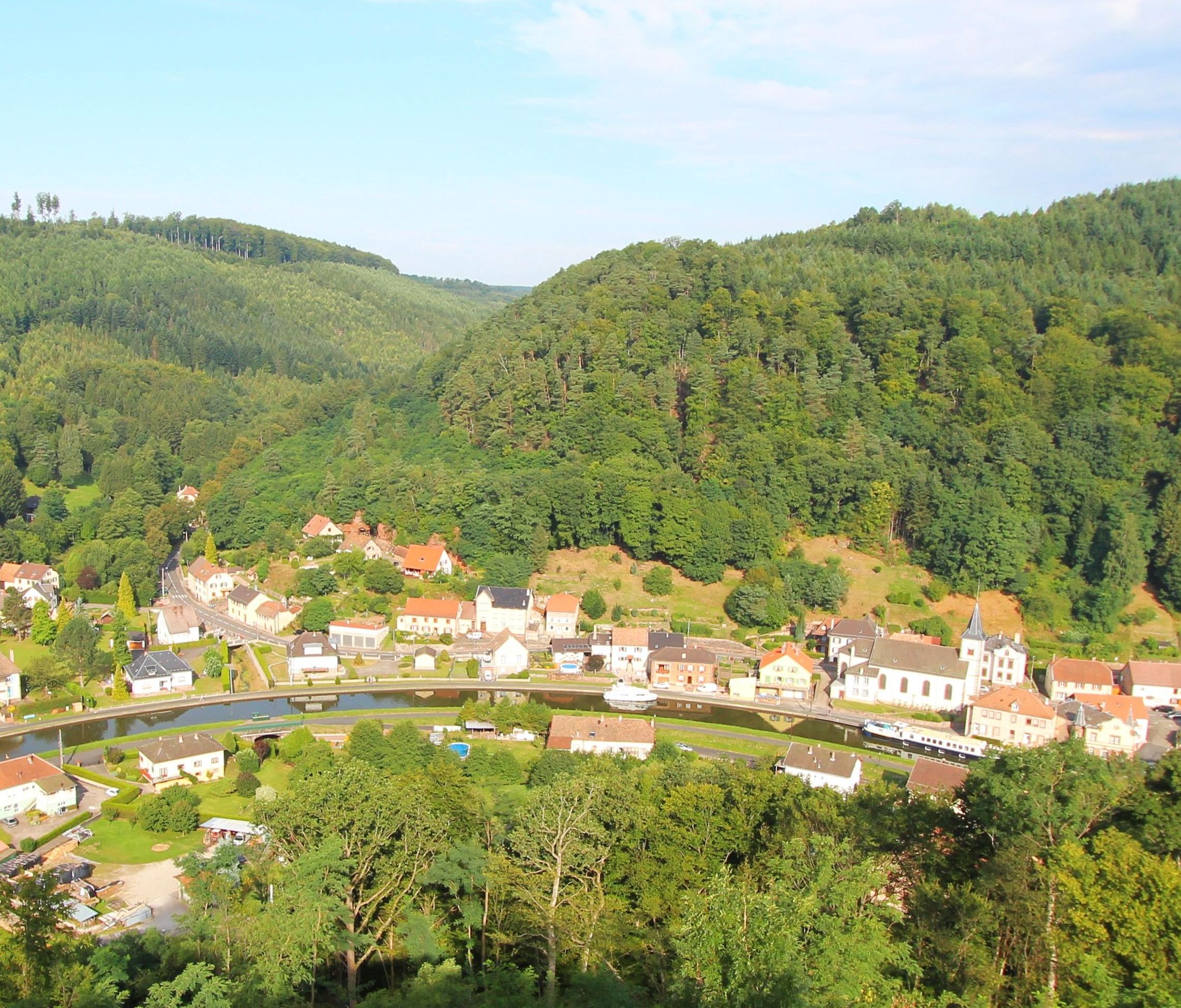 European Waterways Alsace - Canal at Lutzelbourg.jpg