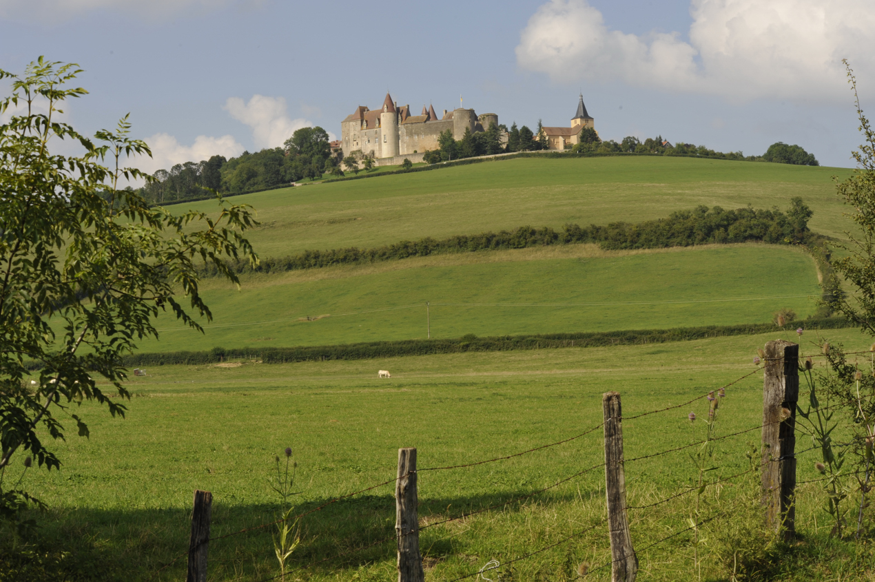 European Waterways L'Impressionniste Destinations Chateauneuf-en-Auxois.jpg