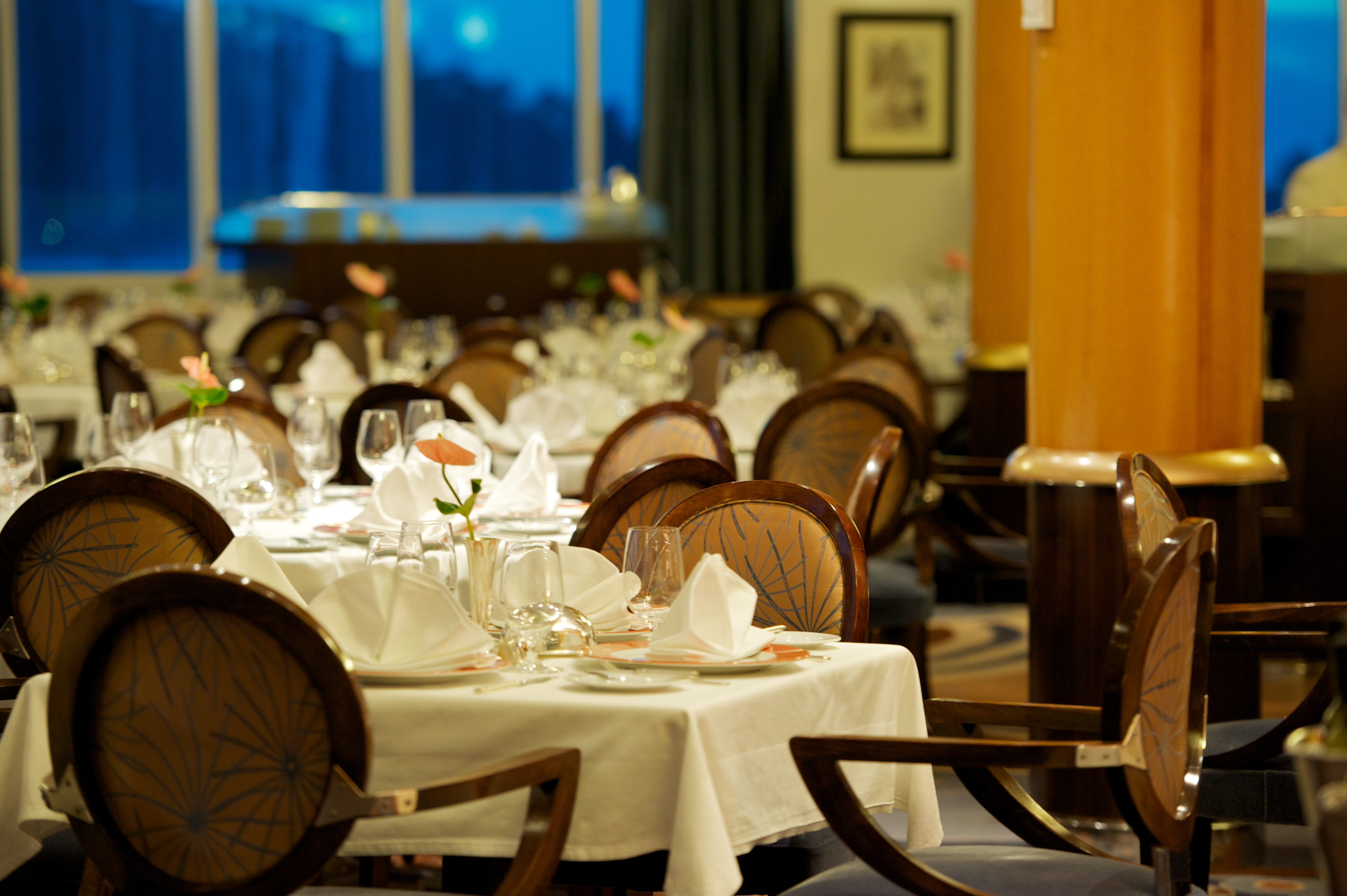 Paul Gauguin MS Paul Gauguin L'Etoile Restaurant 7.jpg