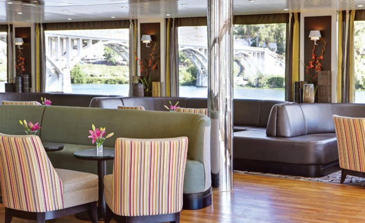 Riviera Travel MS Douro Spirit Interior Bar.jpg