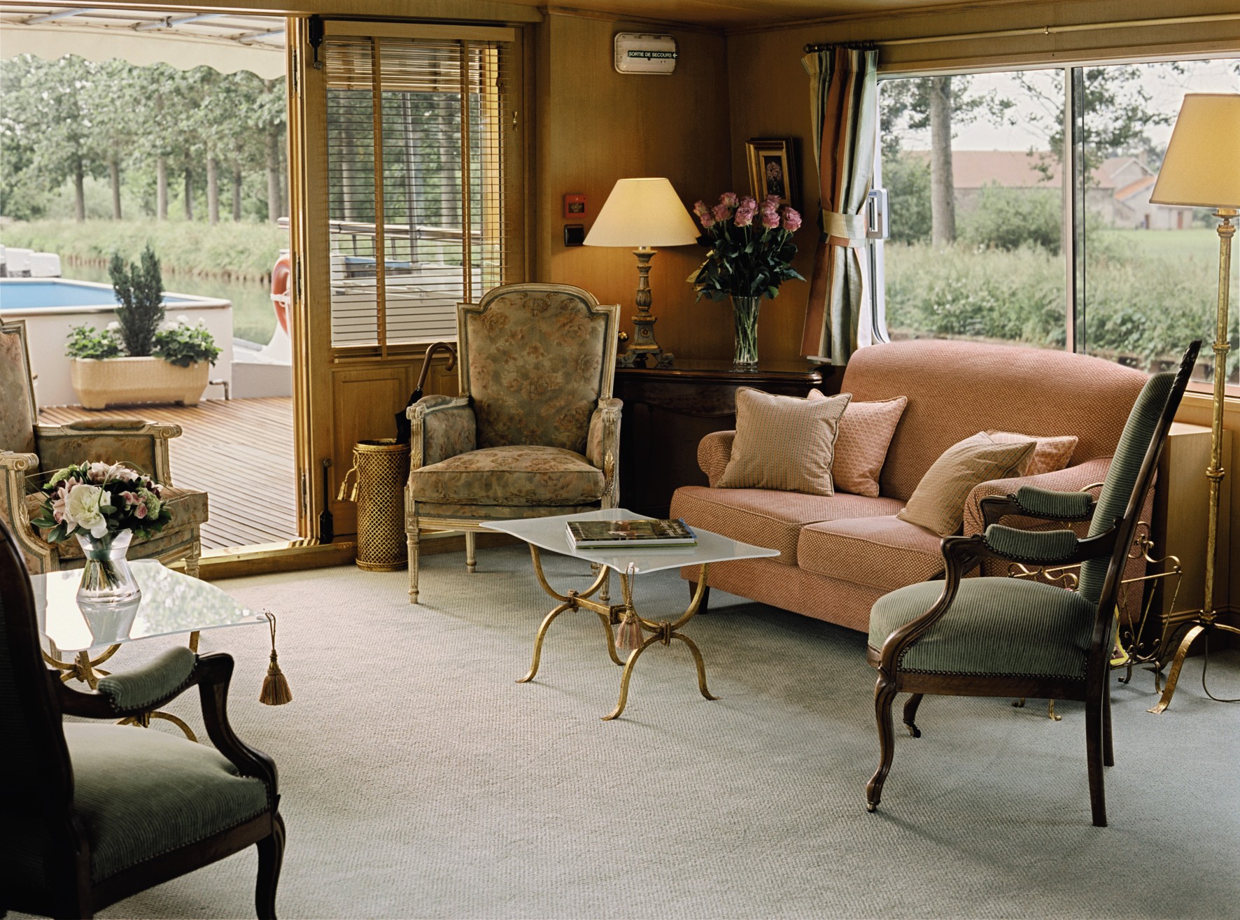 Belmond River Cruises Belmond Amaryllis Interior Lounge1.jpg