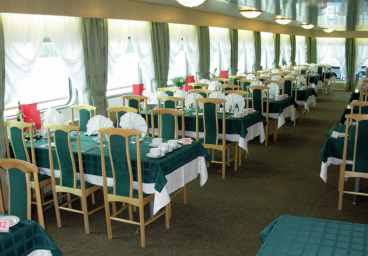 Nicko Cruises MS Fedin Interior Restaurant 2.jpg