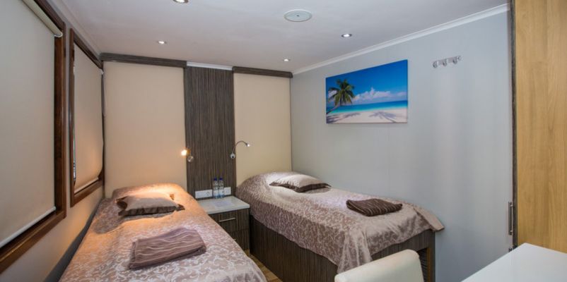 Noble Caledonia Royal Eleganza Accommodation Twin.jpg
