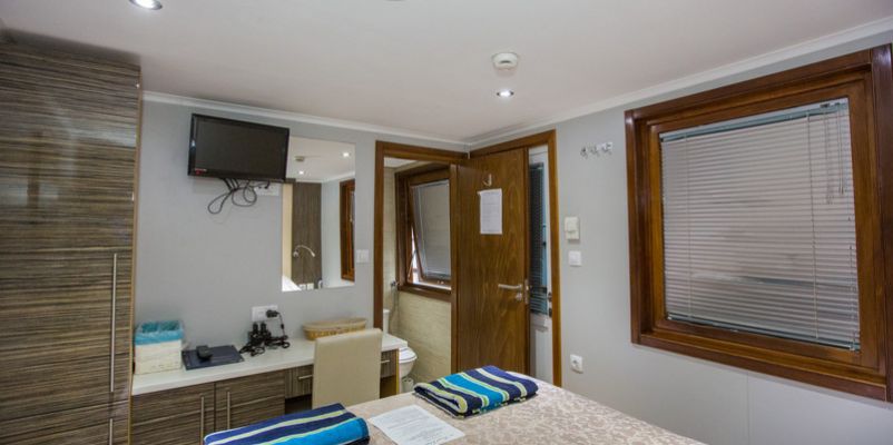 Noble Caledonia Royal Eleganza Accommodation Double.jpg