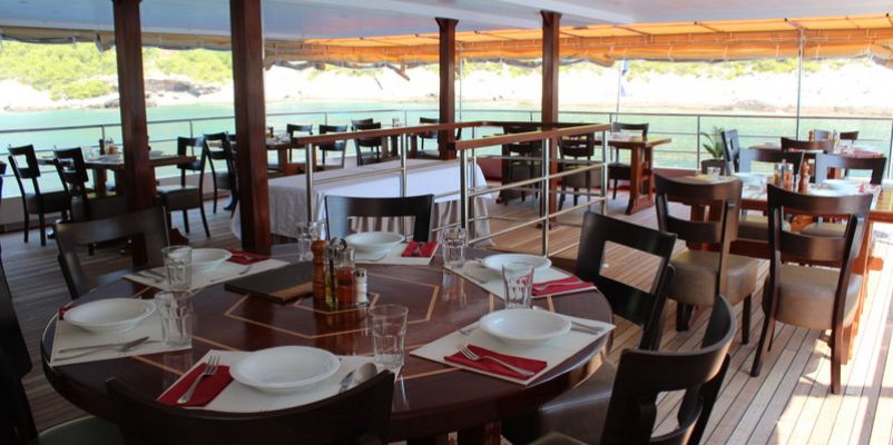 Noble Caledonia Princess Eleganza Restaurant.jpg