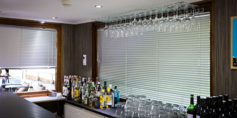 Noble Caledonia Royal Eleganza Interior Bar.jpg