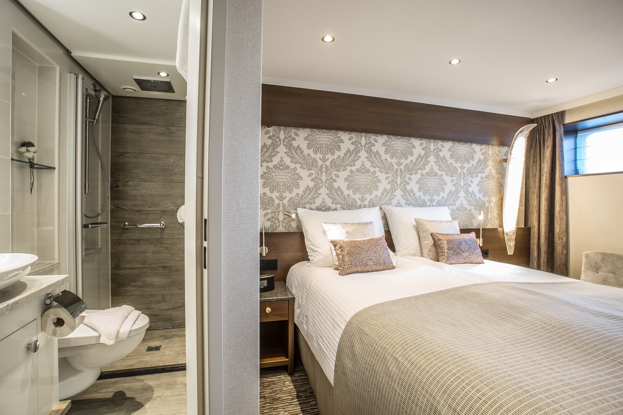 Riviera Travel Thomas Hardy Accommodation Lower Deck Suite 1.jpg