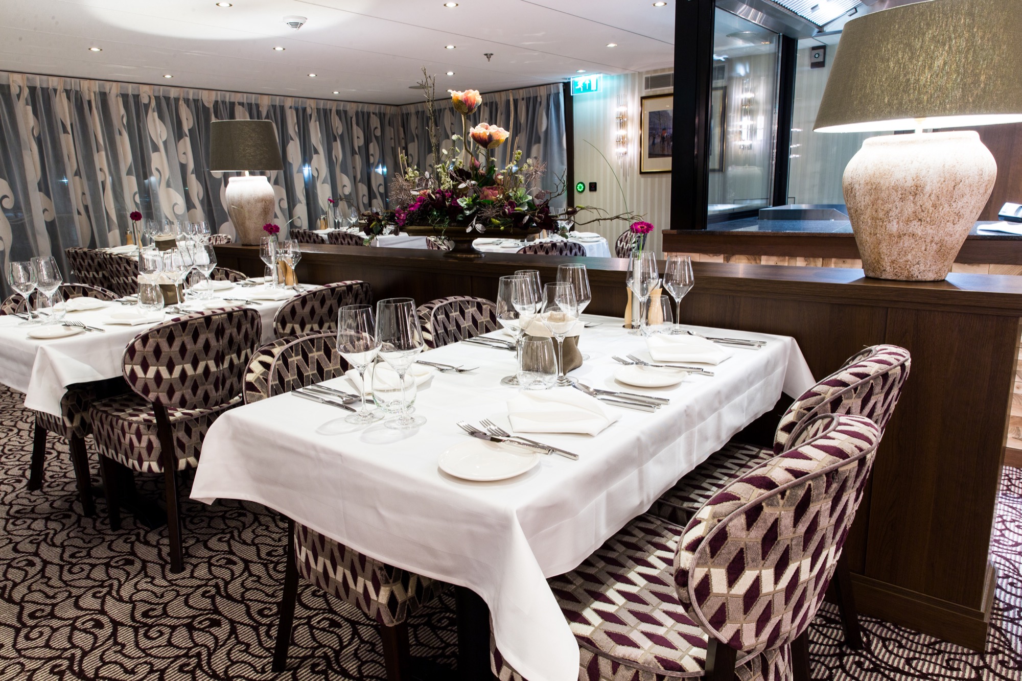 Riviera Travel Thomas Hardy Interior Bistro 4.jpg