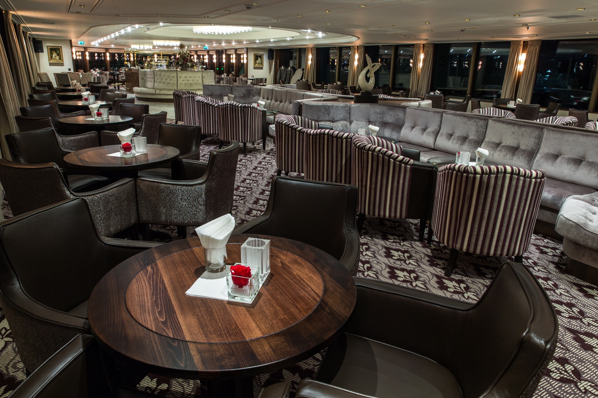 Riviera Travel Thomas Hardy Interior Lounge .jpg
