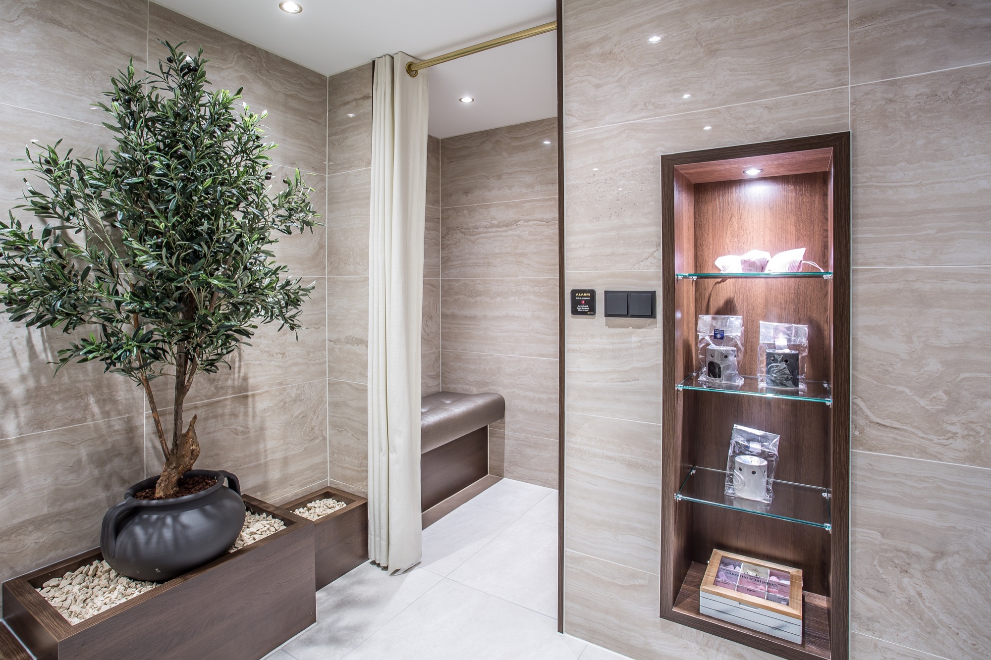 Riviera Travel Thomas Hardy Interior Spa 1.jpg