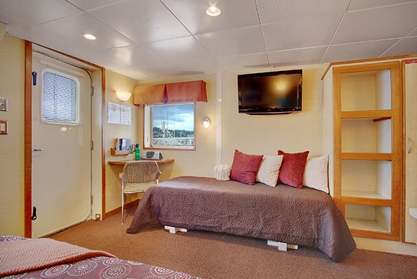UnCruise Wilderness Discoverer Accommodation Explorer Cabin 3.jpg