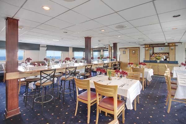 UnCruise Wilderness Explorer Dining 2.jpg