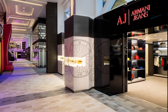 RCI_AN-RoyalShopsF.jpg