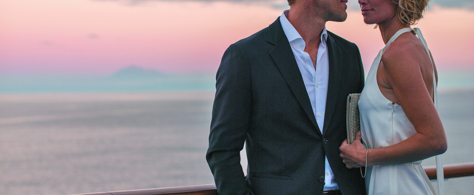 Regent_EXP_Couple_Formal_Poolside_0514.jpg