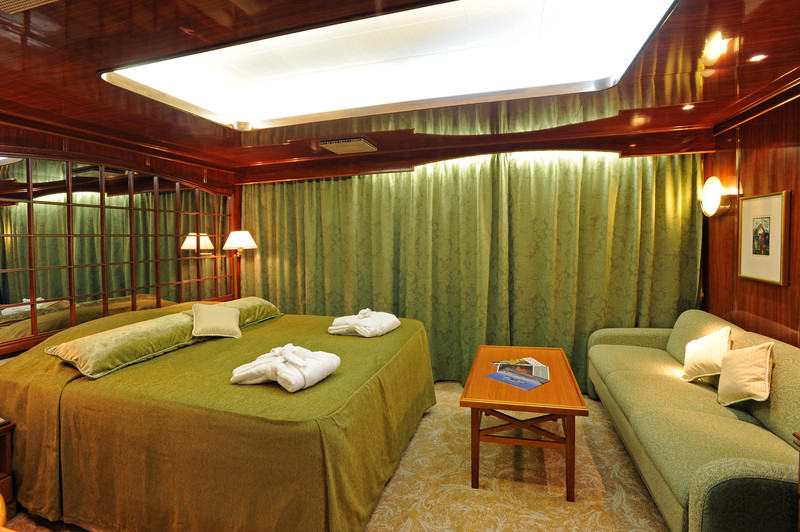 Noble Caledonia Island Sky Accommodation Premium Suite _Marco Polo Deck_.jpg