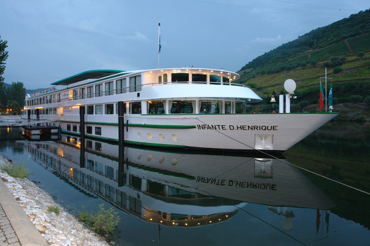 MS Infante Don Henrique ship image