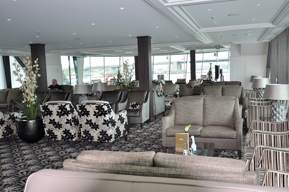 Lounge.jpg