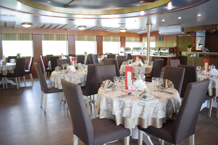 petit-restaurant-neva02-ms-kronstadt-volga-croisieurope.jpeg