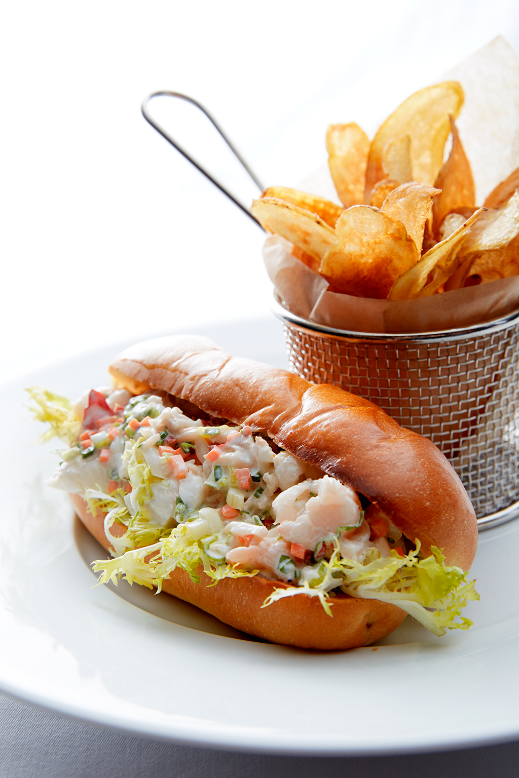 porch-lobsterroll_0441_digital.jpg