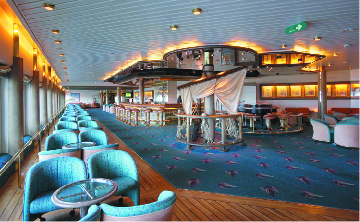 Royal Caribbean _New Images_RCI_Majesty_SchoonerBar.jpg