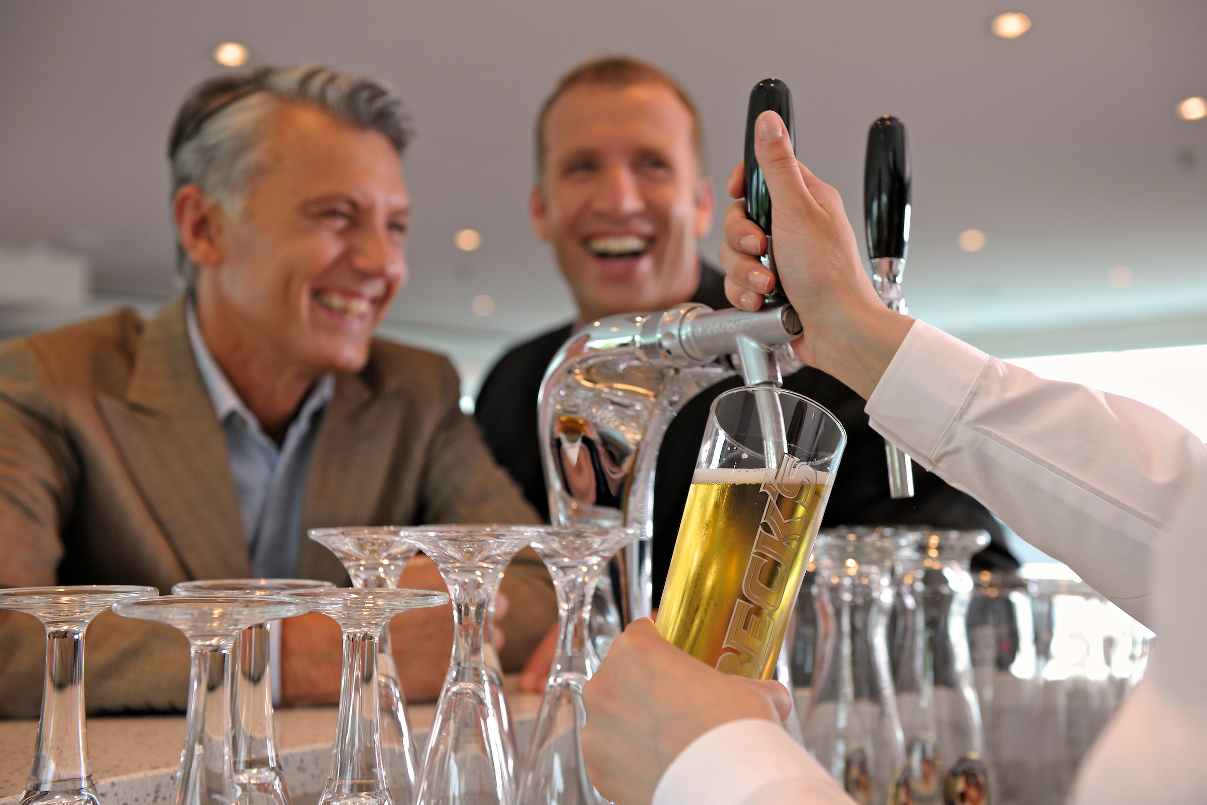 Avalon_Panorama_Bar_21.jpg