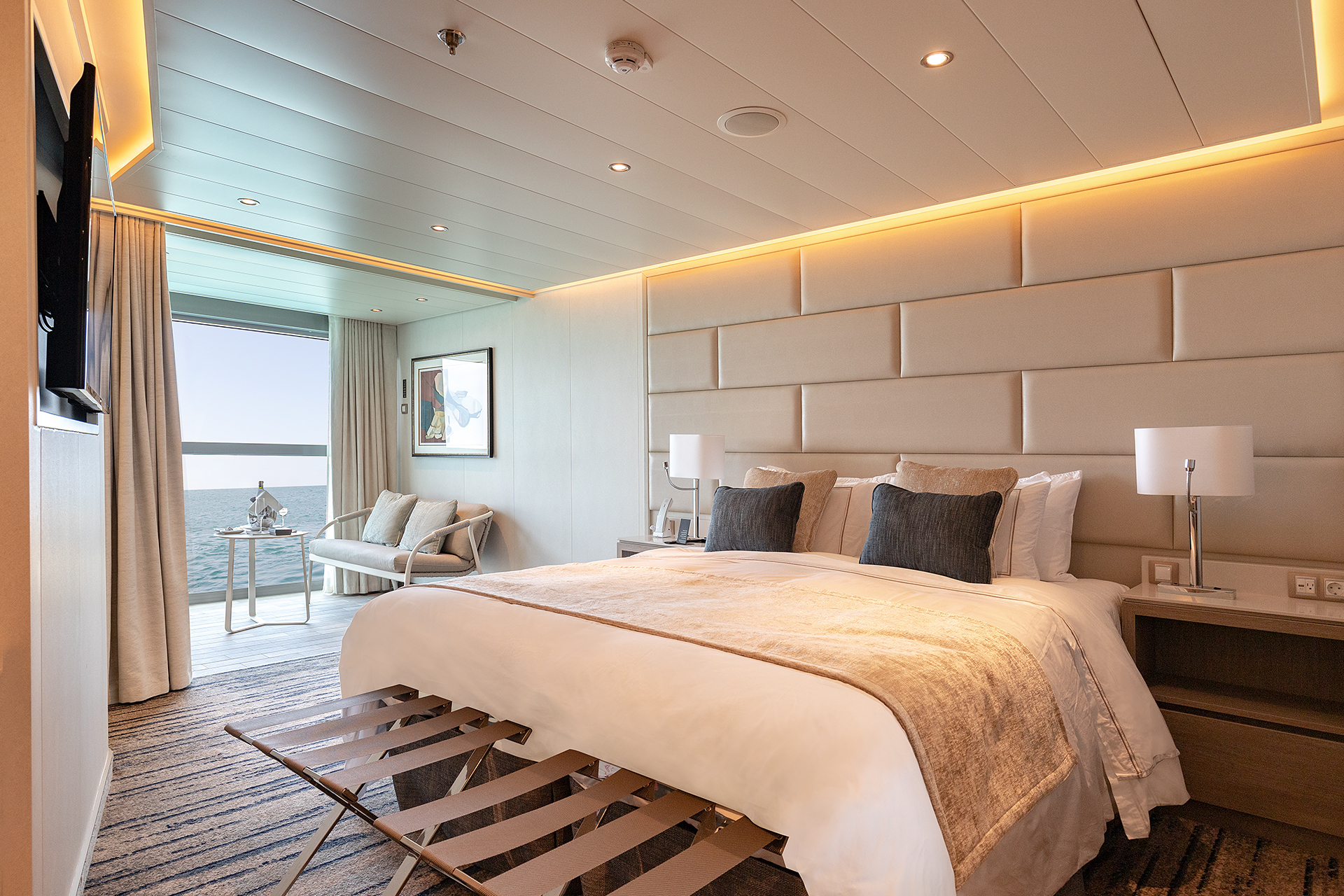 Deluxe Veranda Suite