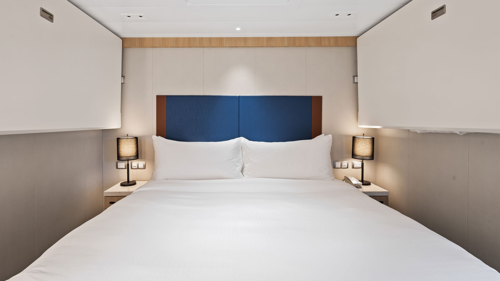 AquaTheater Suite with Large Balcony - 2 Bedrooms