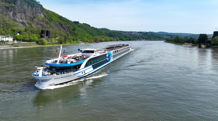 VIVA MOMENTS ship image