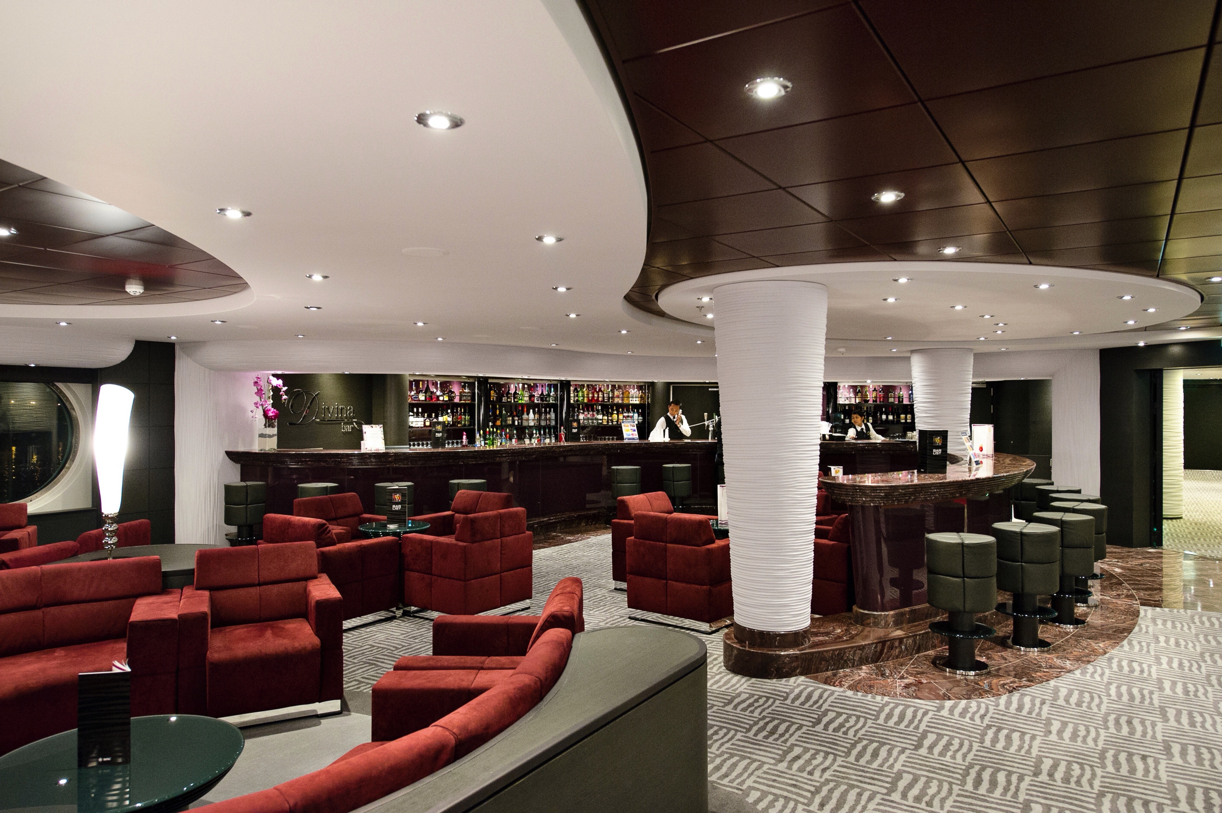 MSC Divina Bar