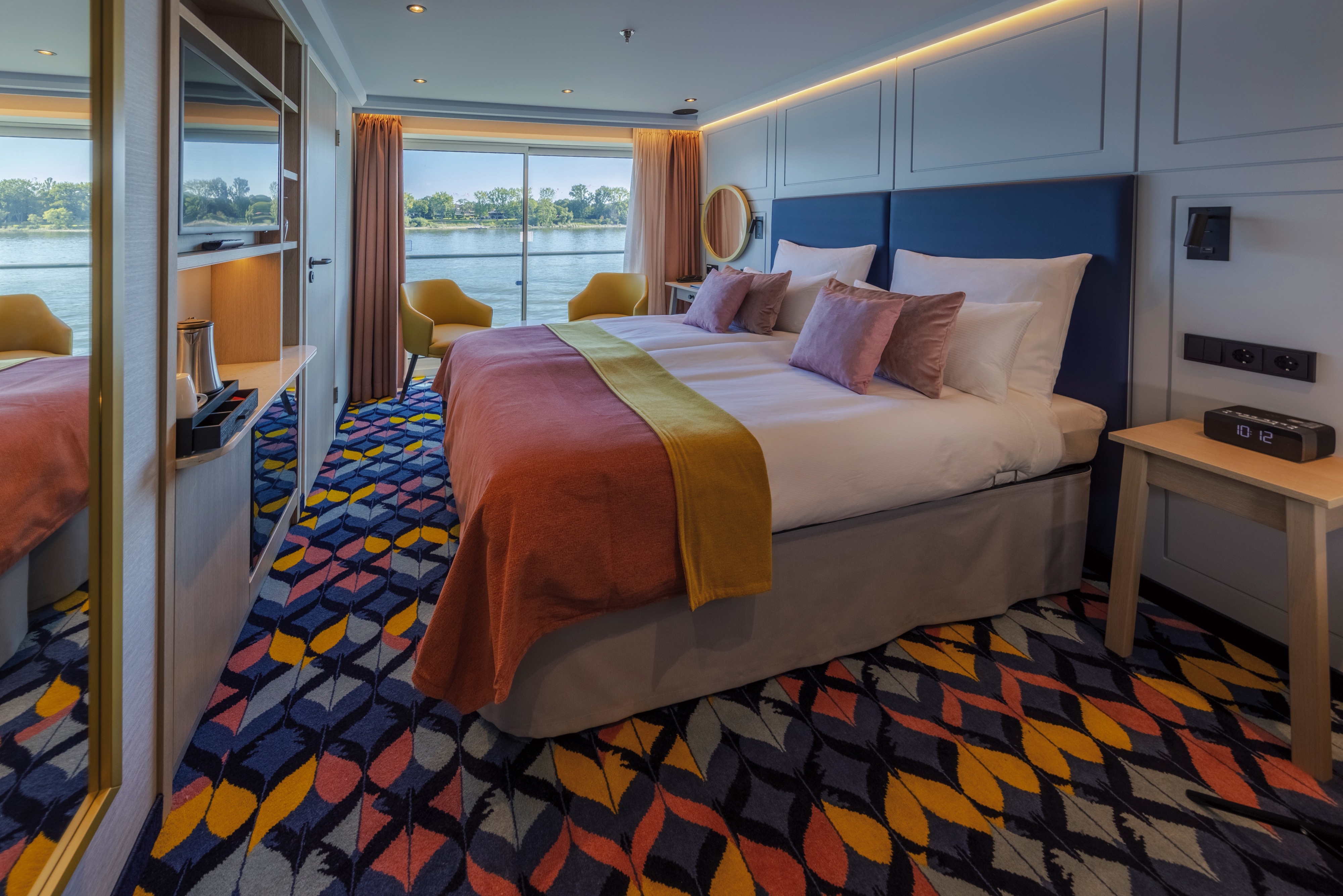 Deluxe Cabin with French Balcony