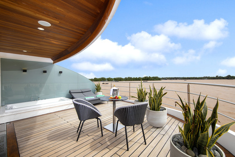 Emerald Waterways - Emerald Harmony - Owners One-Bed Suite _23_.jpg