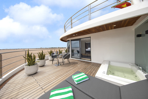 Emerald Waterways - Emerald Harmony - Owners One-Bed Suite _25_.jpg