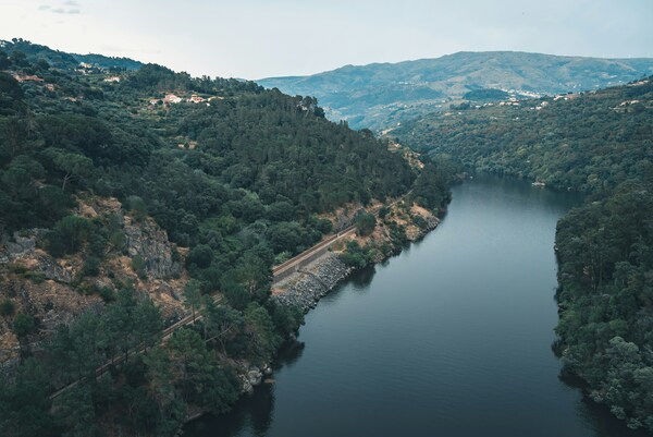Entres-os-Rio, Portugal, River