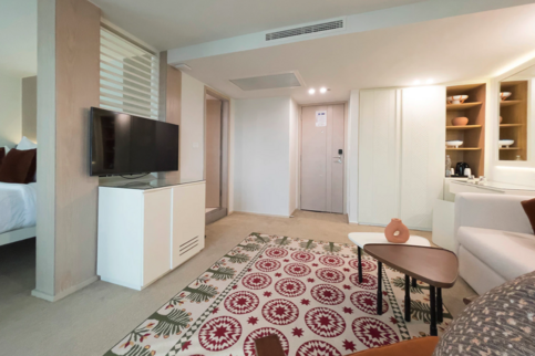 AmaWaterways AmaDahlia Master Suite 1.png