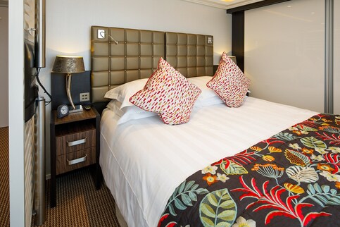 AmaWaterways AmaKristina Accommodation Suite 3.jpg