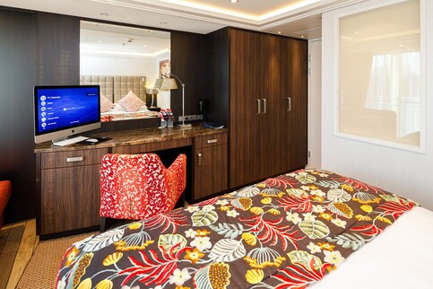 AmaWaterways AmaKristina Accommodation Cat BA 3.jpg