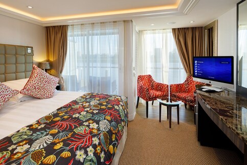 AmaWaterways AmaKristina Accommodation Cat BB 1.jpg