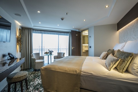 Riviera Travel, MS William Wordsworth, Superior Suite 2.jpg