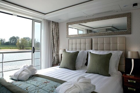 AmaWaterways River Cruises - AmaReina - AA 1.jpg