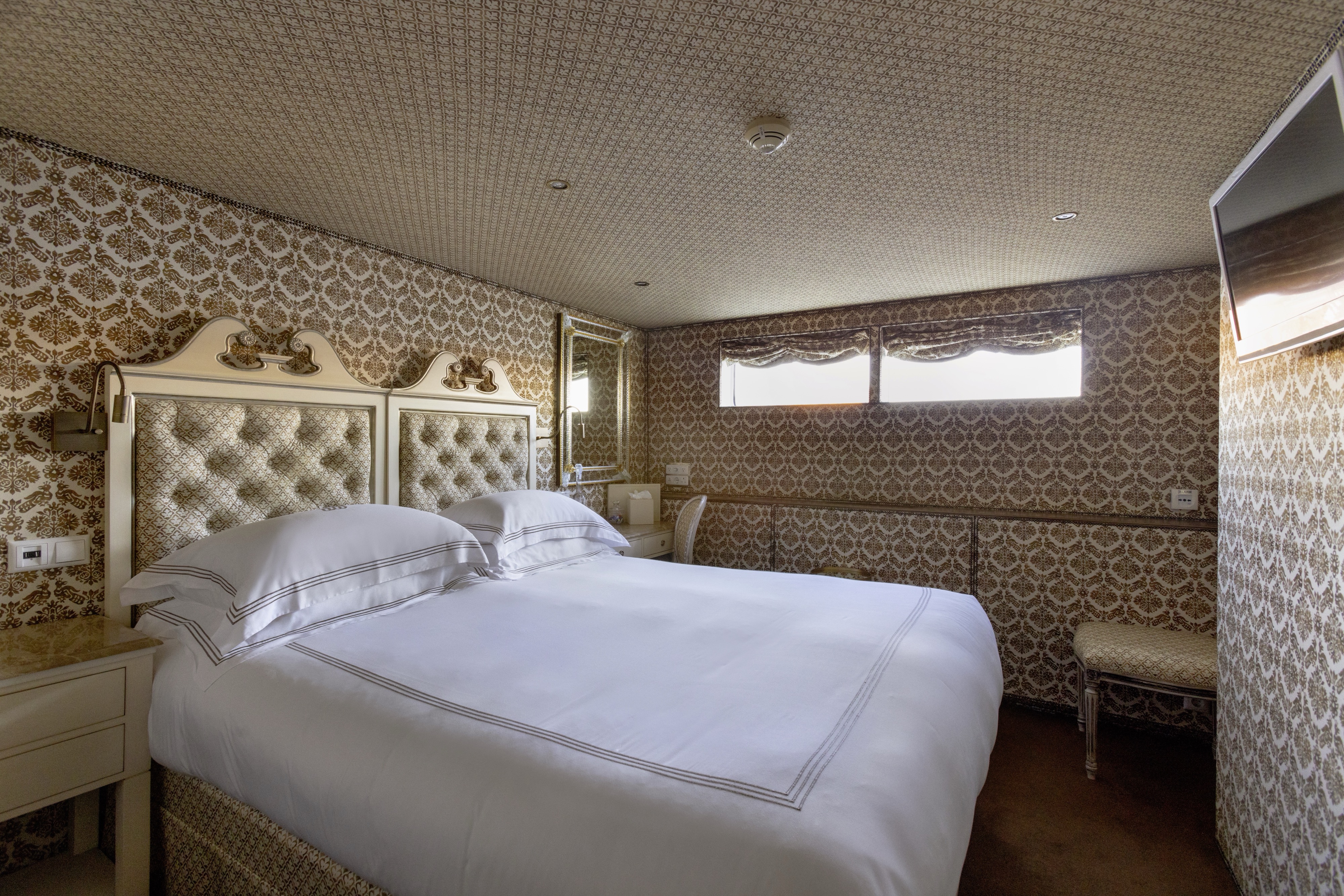 UNIWORLD Boutique River Cruises S.S. La Venezia Classic Stateroom.jpeg