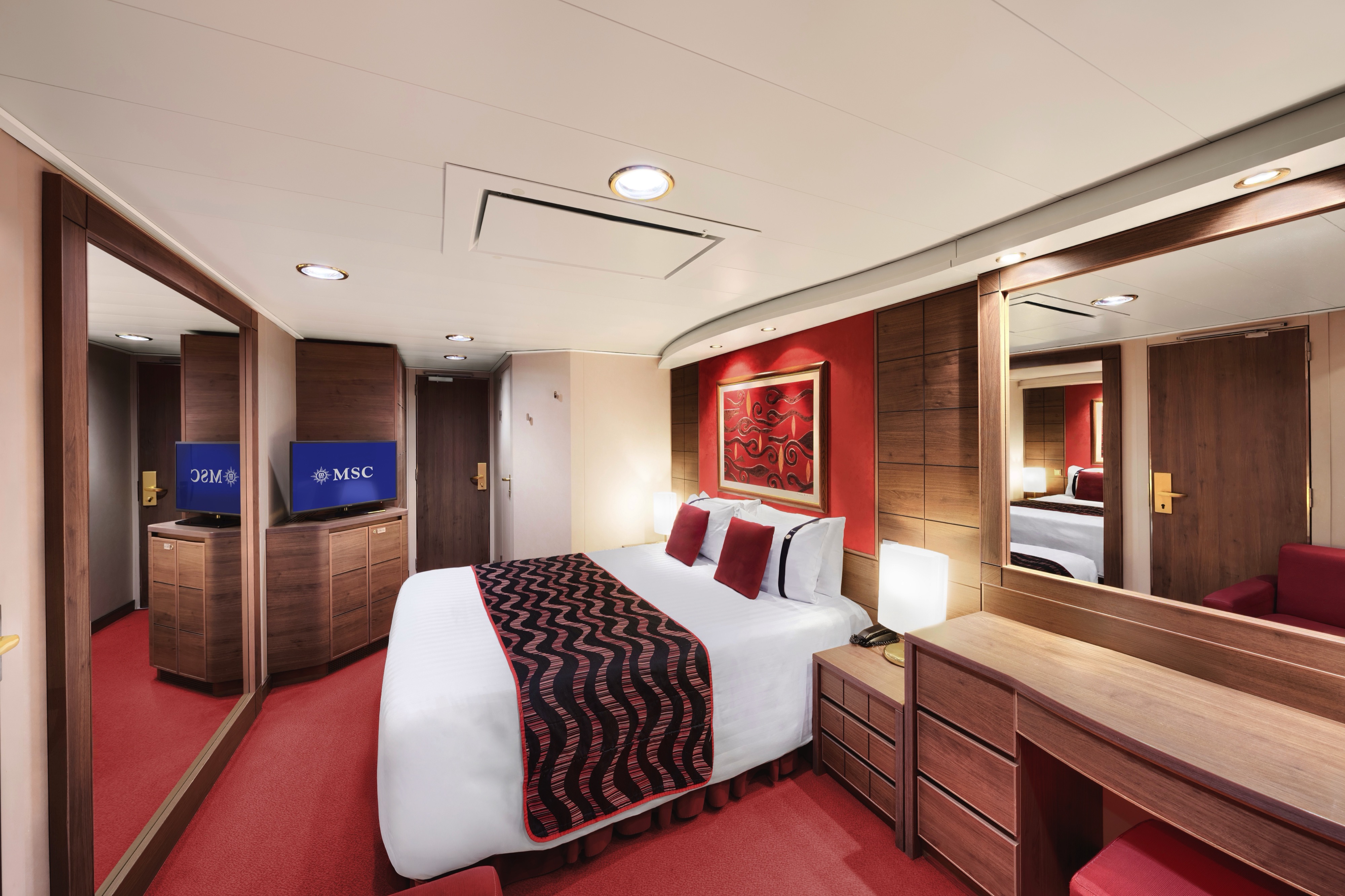 Deluxe Balcony with Partial View 