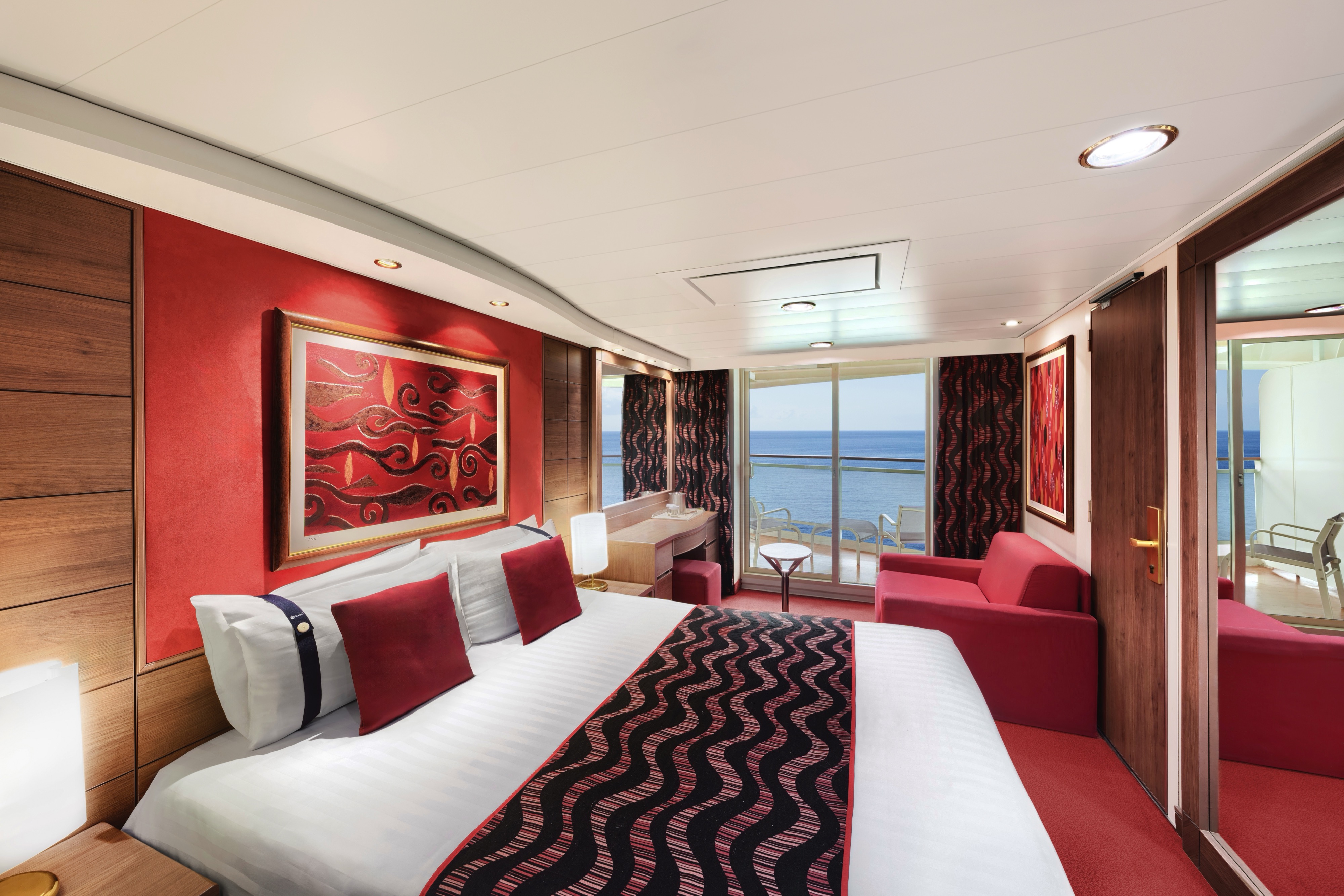 Deluxe Balcony with Partial View 