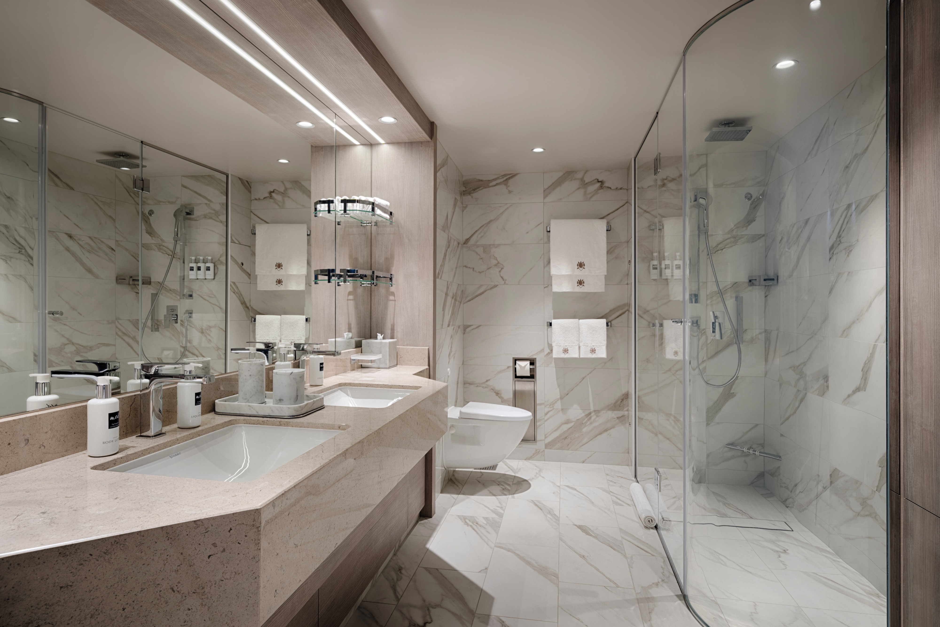 MSC Yacht Club Owner's Suite With Whirlpool Bath