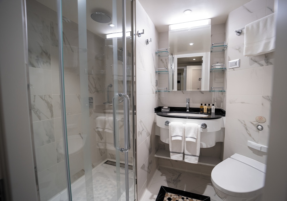 Deluxe Veranda Suite